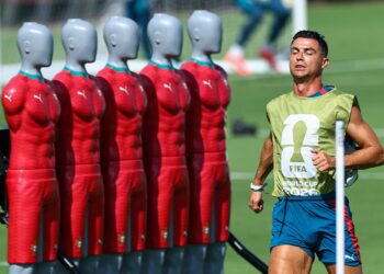 La titularidad de Cristiano Ronaldo en el Mundial desata una tormenta en Portugal