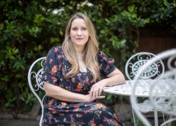 Laura Bates, activista: “Hay hombres furiosos con las mujeres que se acuestan con hombres no blancos”