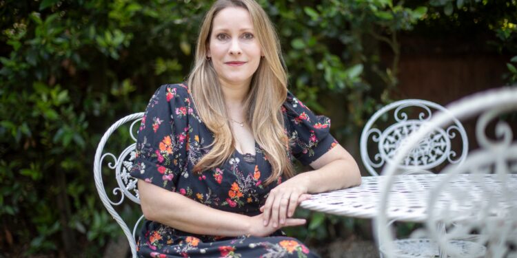 Laura Bates, activista: “Hay hombres furiosos con las mujeres que se acuestan con hombres no blancos”