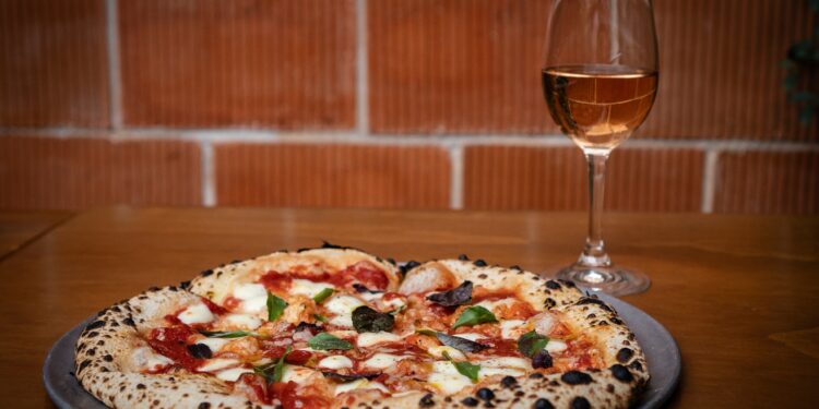 Una pizza Margherita en el restaurante Chuí, en Ciudad de México, el 27 de mayo de 2025.