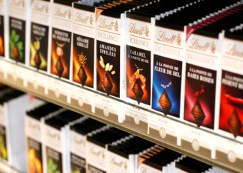 El fabricante suizo de chocolate Lindt se enfrenta a una demanda en EE UU por presunto uso de trabajo infantil | Empresas