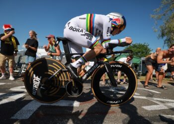 Evenepoel derrota a Pogacar en la contrarreloj del Tour de Francia