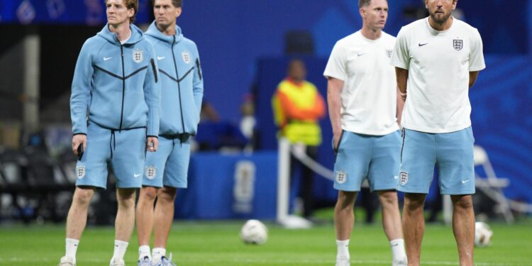 Inglaterra - Argentina, las semifinales del Mundial en directo | Tuchel hace tres cambios en el once y Scaloni apuesta por Giuliano Simeone en lugar de De Paul
