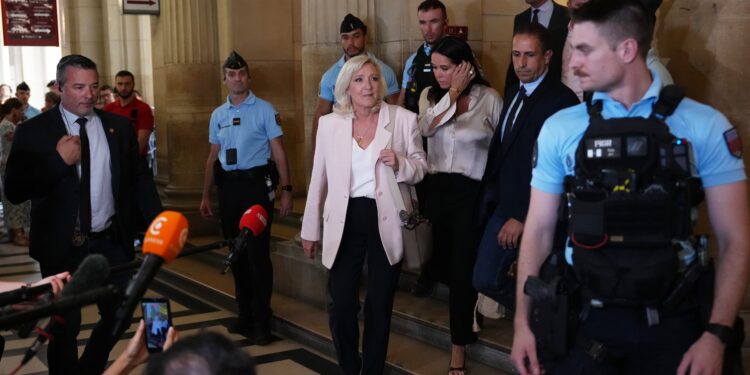 Le Pen, desprestigio y condena