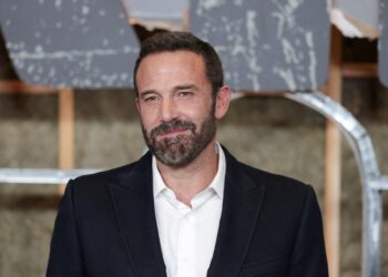 Netflix hace rico a Ben Affleck pero se desploma en Bolsa con su apuesta por la IA | Empresas
