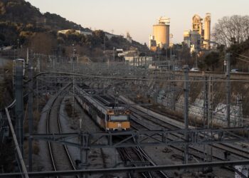 Vias del tren a la altura de Montcada Bifurcacio (Barcelona).